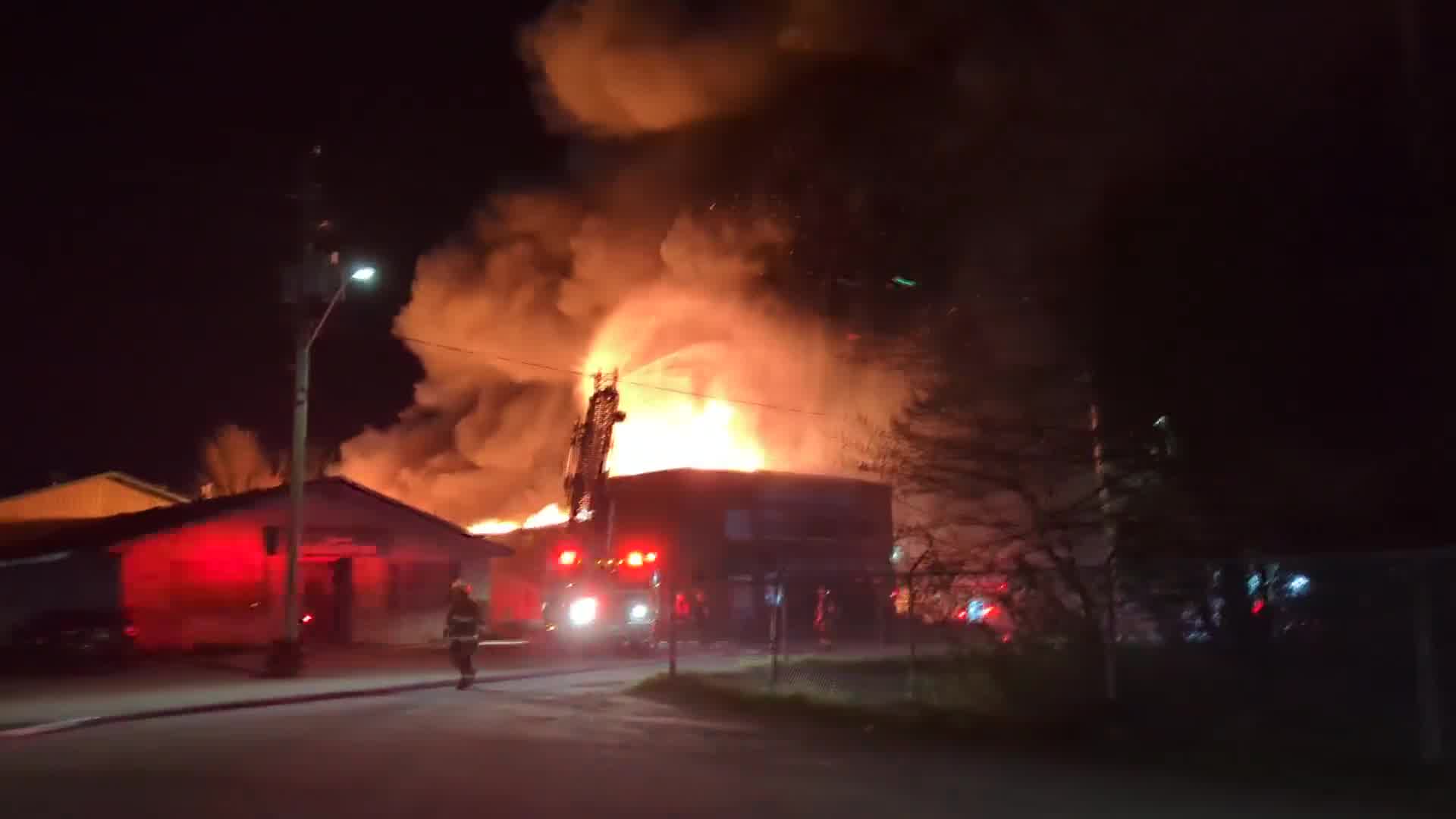 VIDEO: Massive fire rips through building in North Bay